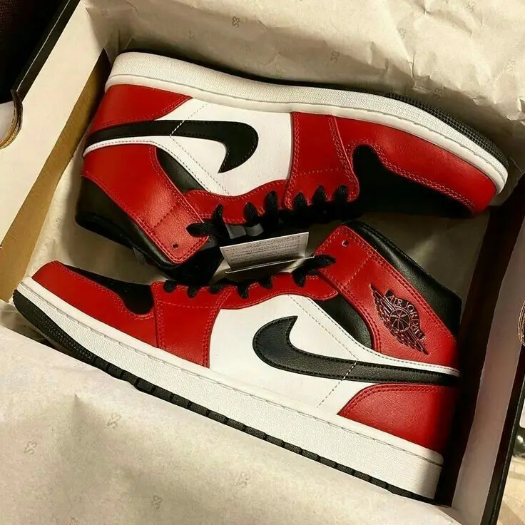 Nike Airjordan 1 high Black Toe - Image 4